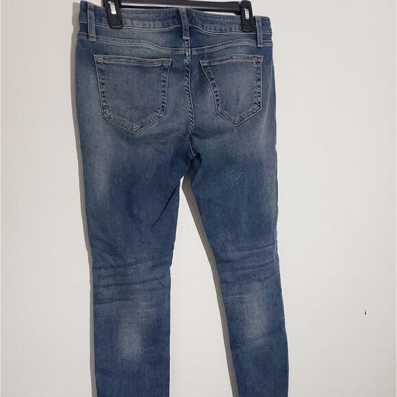 Tommy Hilfiger released hem skinny jean - Picture 2 of 4